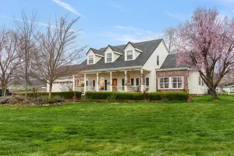811 Carpenter Hill Road Medford OR 97501