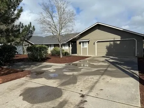 2052 Redwood Avenue Grants Pass OR 97527