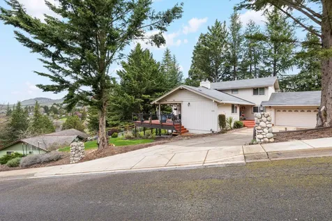 135 San Marcos Drive Medford OR 97504