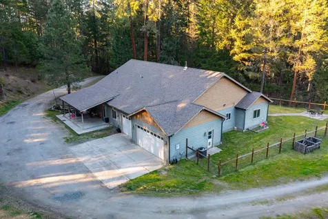 4186 E Evans Creek Road Rogue River OR 97537