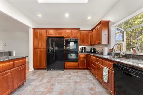 4186 E Evans Creek Road Rogue River OR 97537