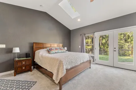 4186 E Evans Creek Road Rogue River OR 97537