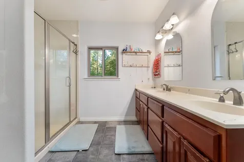4186 E Evans Creek Road Rogue River OR 97537