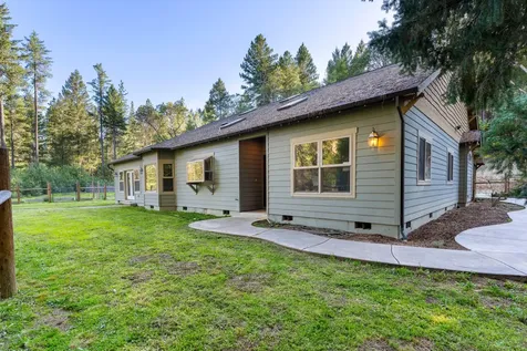4186 E Evans Creek Road Rogue River OR 97537