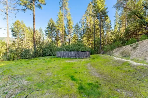 4186 E Evans Creek Road Rogue River OR 97537