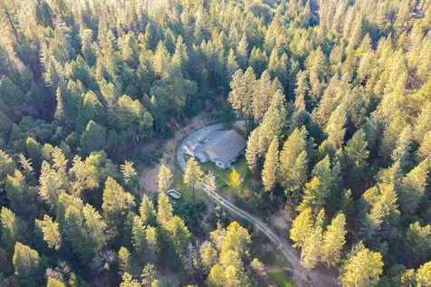 4186 E Evans Creek Road Rogue River OR 97537