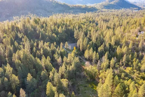 4186 E Evans Creek Road Rogue River OR 97537