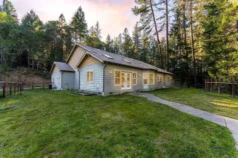4186 E Evans Creek Road Rogue River OR 97537