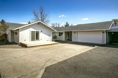 1905 Archer Drive Medford OR 97501