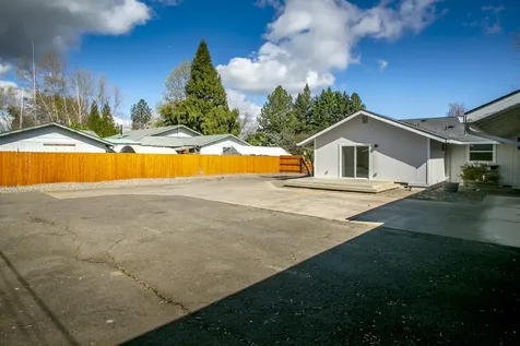 1905 Archer Drive Medford OR 97501