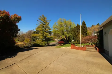 1423 NE Heritage Drive Grants Pass OR 97526