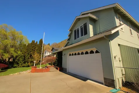 1423 NE Heritage Drive Grants Pass OR 97526