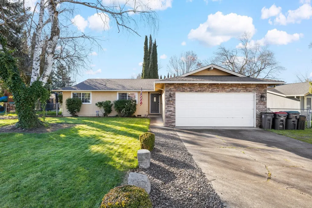 1499 Papago Drive Medford OR 97504