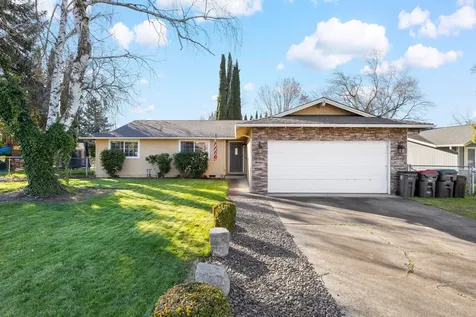 1499 Papago Drive Medford OR 97504