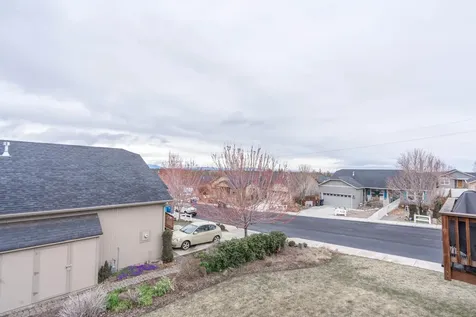183 SW 33rd Drive Redmond OR 97756