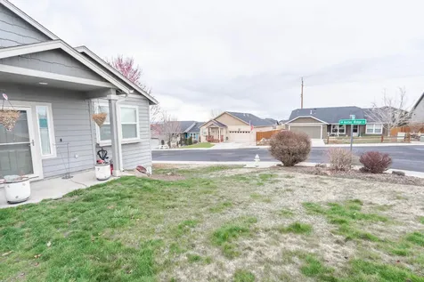 183 SW 33rd Drive Redmond OR 97756
