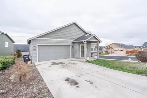 183 SW 33rd Drive Redmond OR 97756