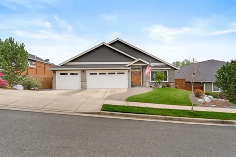 2033 SW Mercury Lane Grants Pass OR 97526