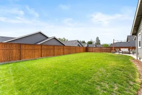 2033 SW Mercury Lane Grants Pass OR 97526