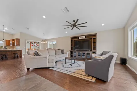 2033 SW Mercury Lane Grants Pass OR 97526