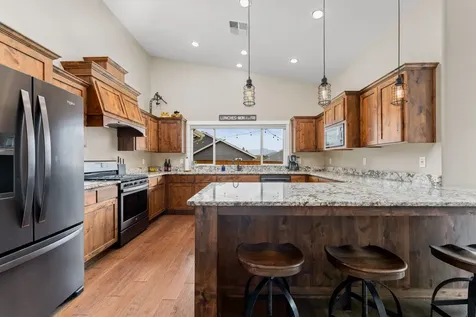 2033 SW Mercury Lane Grants Pass OR 97526