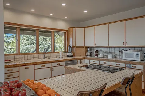 1268 Gardner Way Medford OR 97504