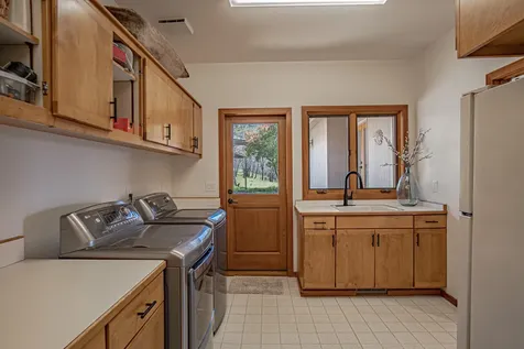 1268 Gardner Way Medford OR 97504