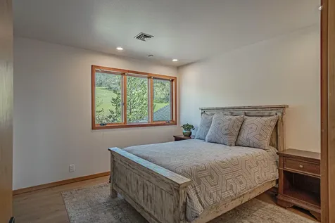 1268 Gardner Way Medford OR 97504