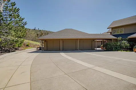 1268 Gardner Way Medford OR 97504