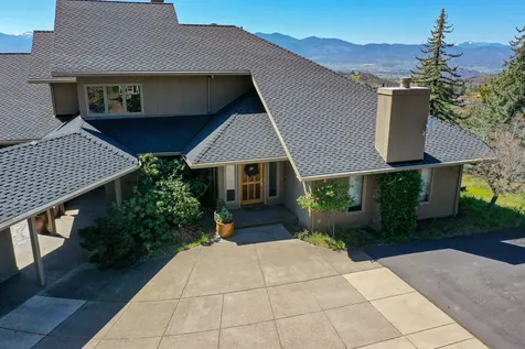 1268 Gardner Way Medford OR 97504