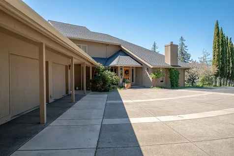 1268 Gardner Way Medford OR 97504