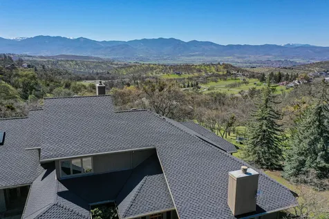 1268 Gardner Way Medford OR 97504