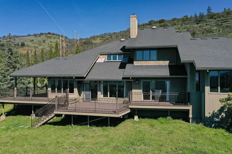 1268 Gardner Way Medford OR 97504