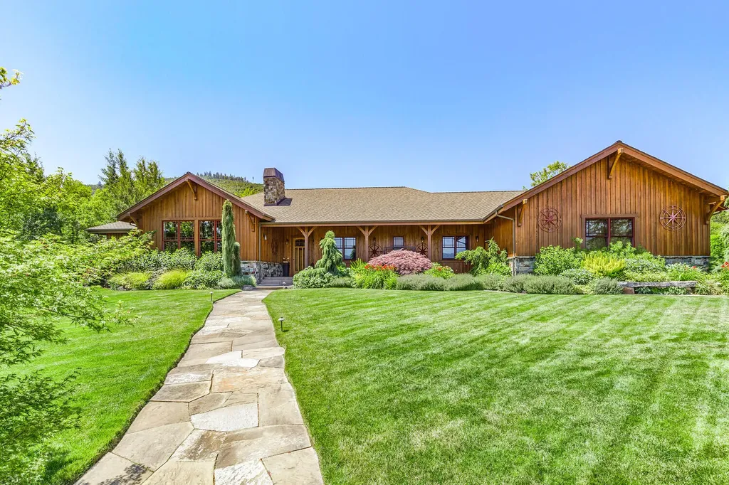 518 Crowson Road Ashland OR 97520