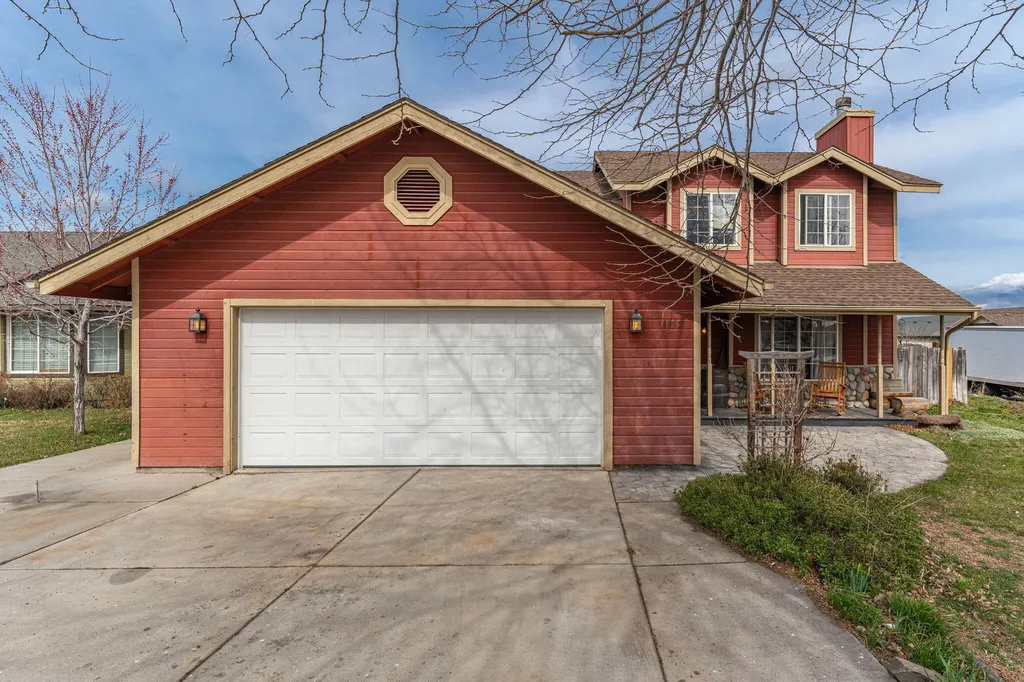 1955 NW Ivy Avenue Redmond OR 97756
