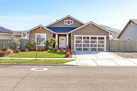 1363 Nebraska Drive Medford OR 97504