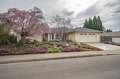 2730 Juanita Avenue Medford OR 97504
