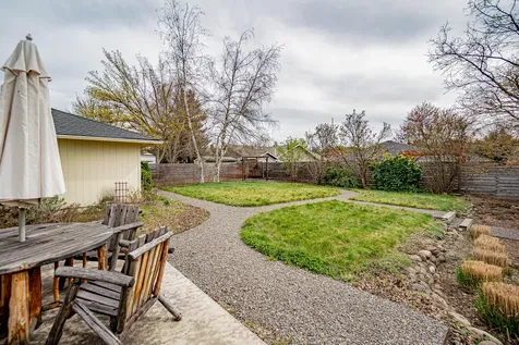 2730 Juanita Avenue Medford OR 97504