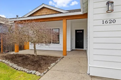 1620 Monarch Lane Medford OR 97504