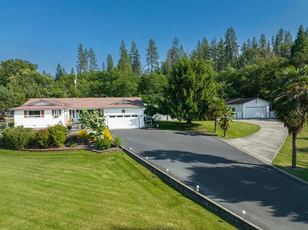 551 Towne Street Grants Pass OR 97527
