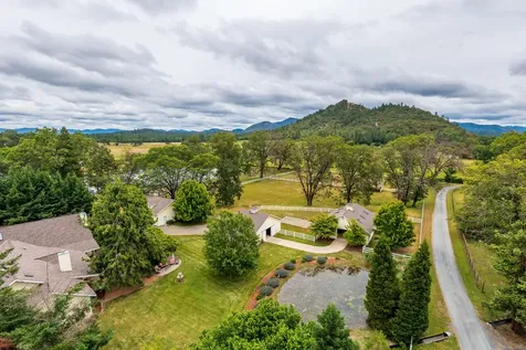 6666 New Hope Road Grants Pass OR 97527