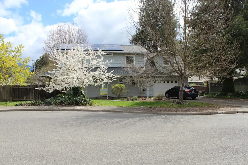 1075 SE Christie Place Grants Pass OR 97526