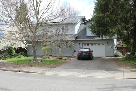 1075 SE Christie Place Grants Pass OR 97526