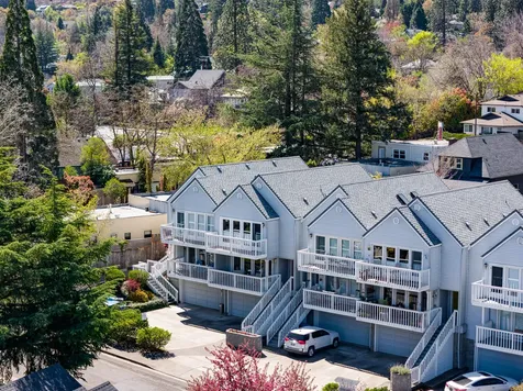 493 Lori Lane Ashland OR 97520