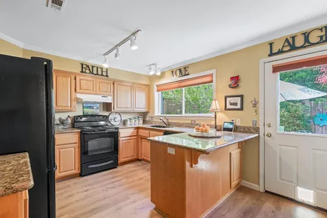 493 Lori Lane Ashland OR 97520