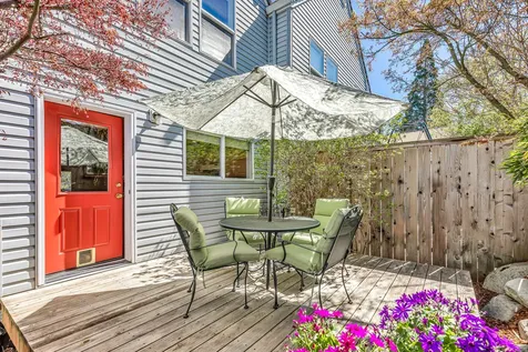 493 Lori Lane Ashland OR 97520