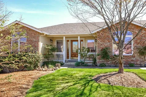 793 Street Andrews Circle Ashland OR 97520