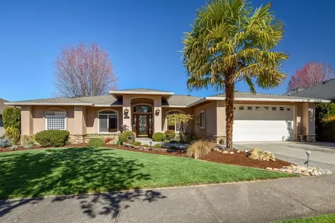 472 Robert Trent Jones Boulevard Eagle Point OR 97524