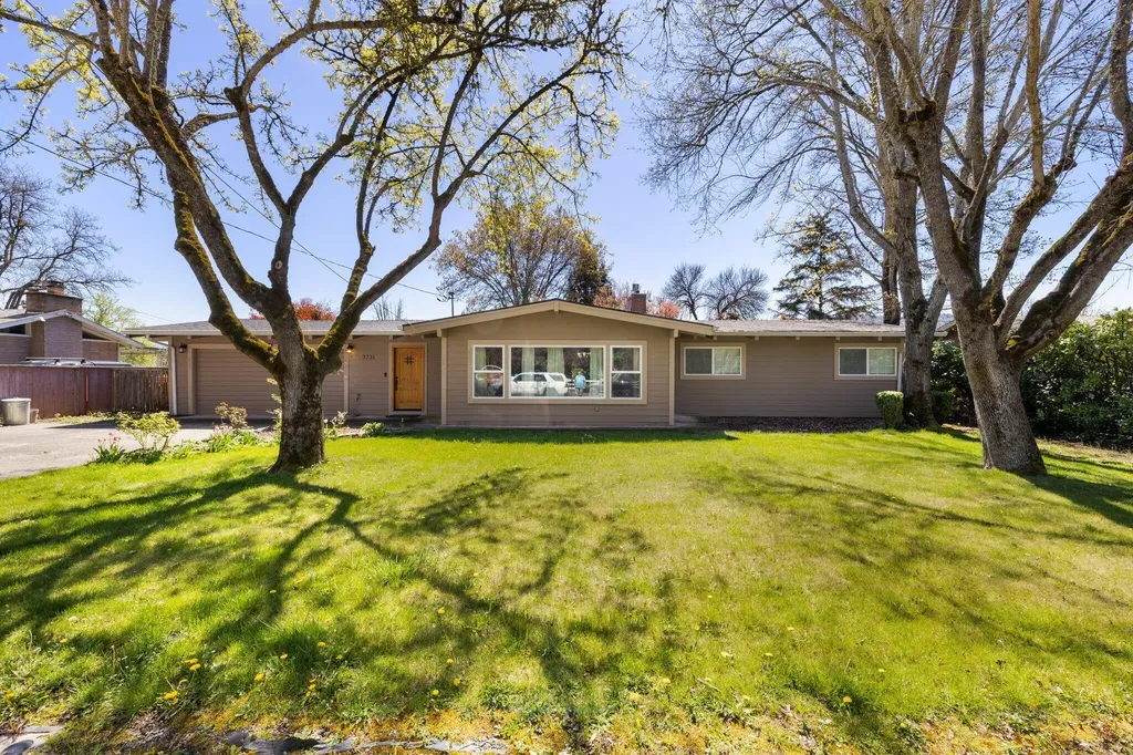 3731 Madrona Lane Medford OR 97501