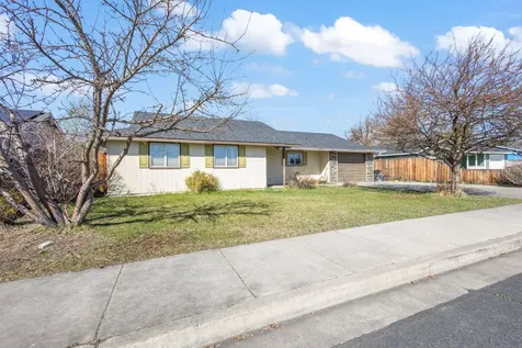 605 SW 23rd Street Redmond OR 97756